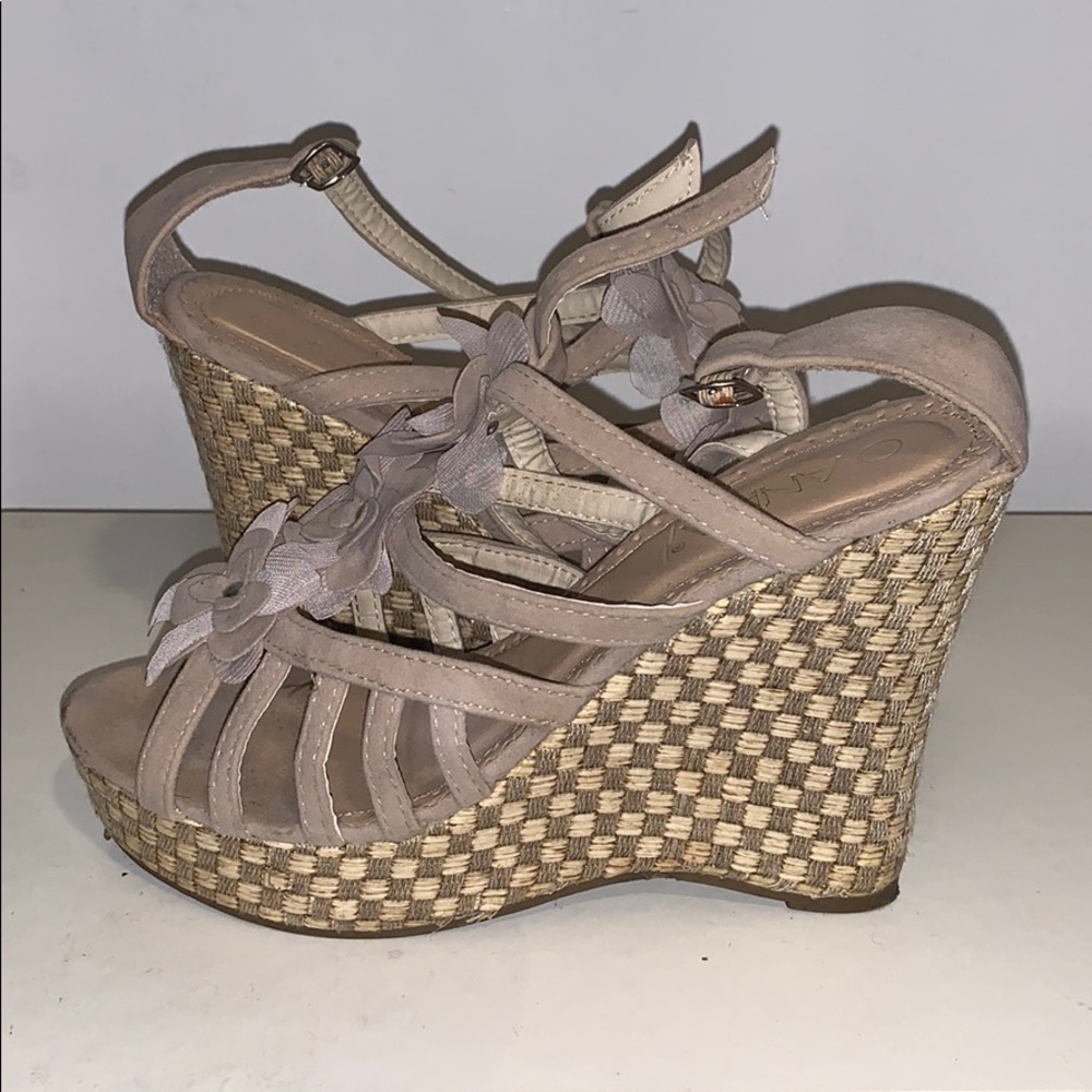 Tan wedges